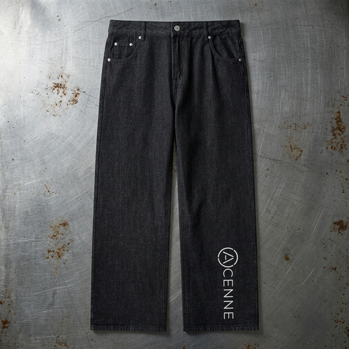 PerusAcenne unisex farkut edestä teräspöydällä
